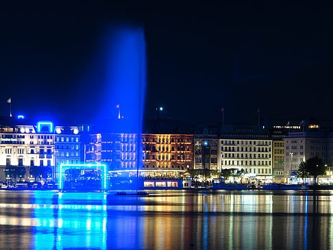 Fontäne auf der Binnenalster Foto 